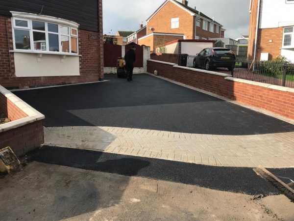 Asphalt driveway installation in Dormansland, Surrey