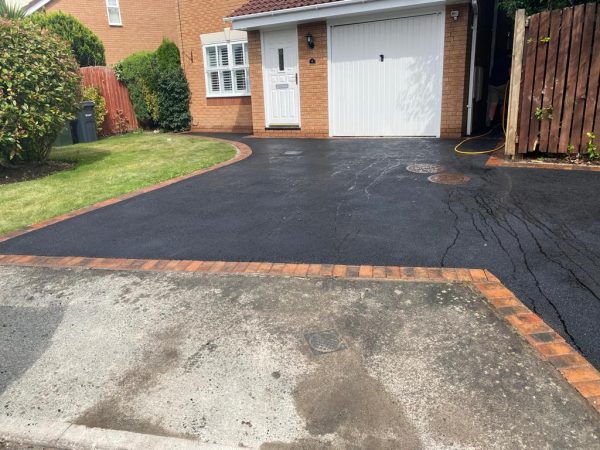 Asphalt driveway installation in Purley Oaks