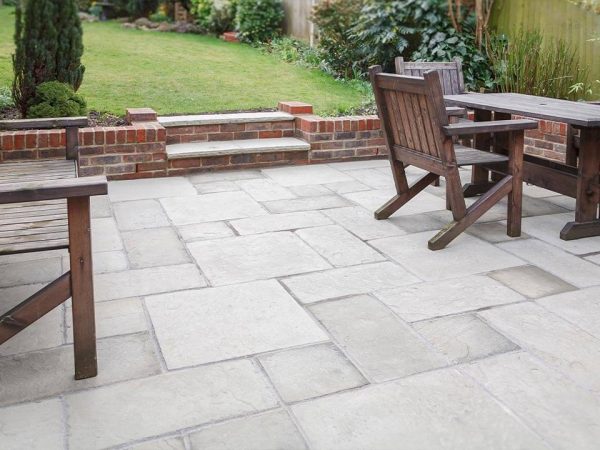 Fitting a new patio in Chipstead, Surrey