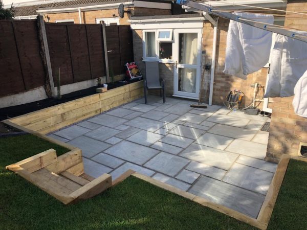 Fitting a new patio in Hosey Hill, Kent