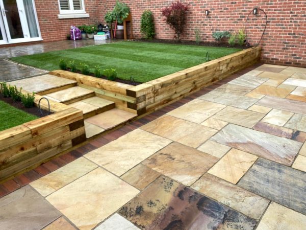 Patio installation in Leaves Green